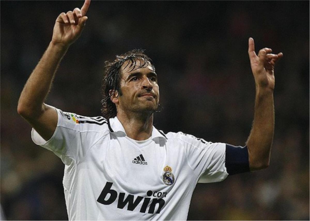 Raul_Gonzalez_delantero_Real_Madrid.jpg
