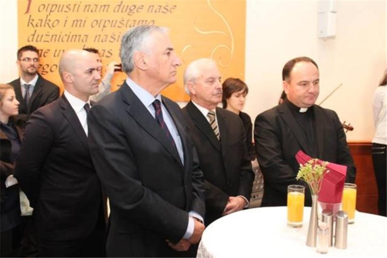Biskupov domjenak  0