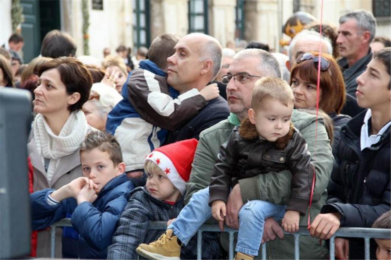 Doček za djecu na Stradunu 0