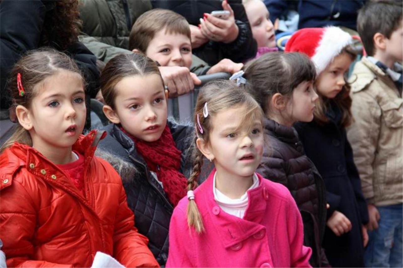 Doček za djecu na Stradunu 0