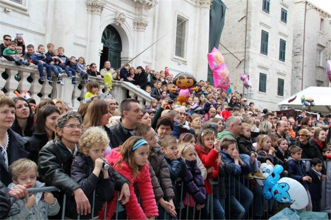 Doček za djecu na Stradunu 0