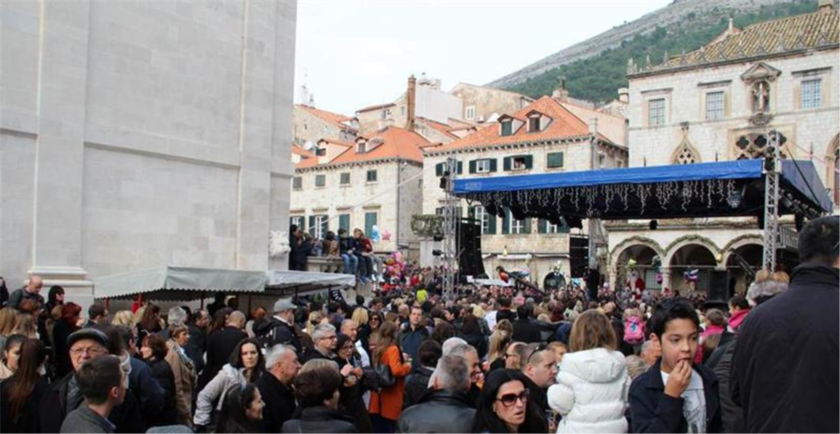 Doček za djecu na Stradunu 0