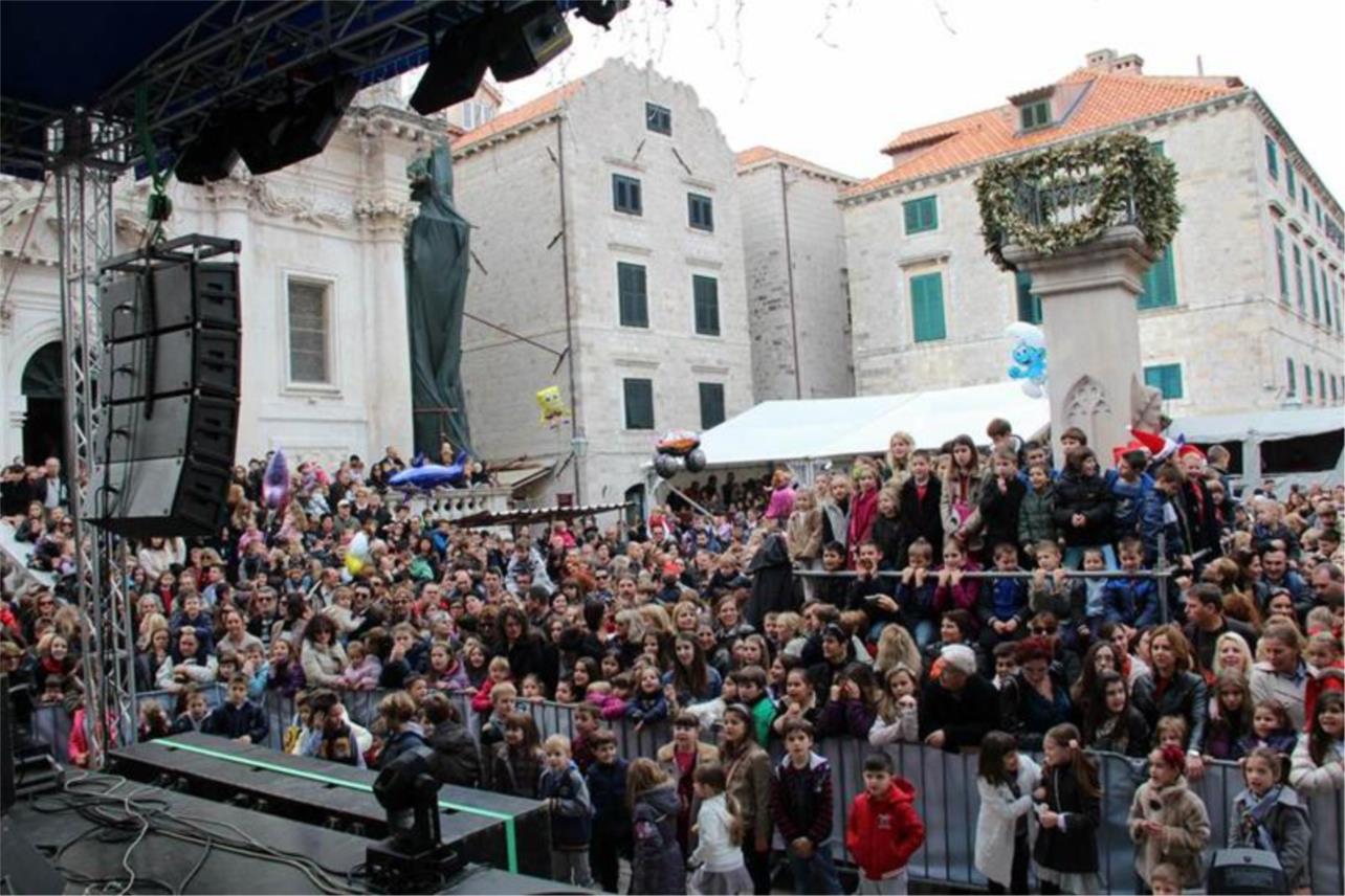 Doček za djecu na Stradunu 0