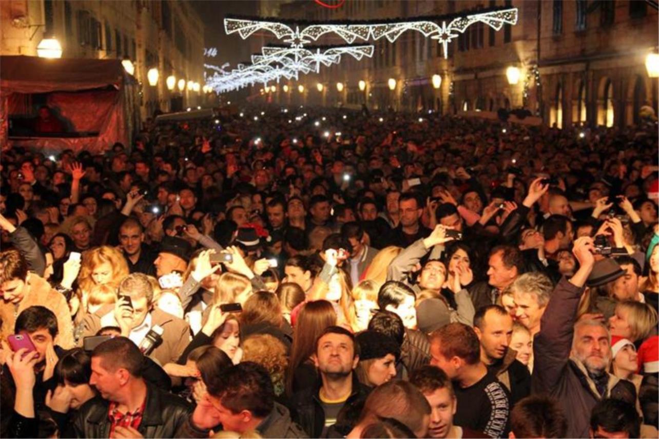 Docek Nove godine 2014_ Stradun 0