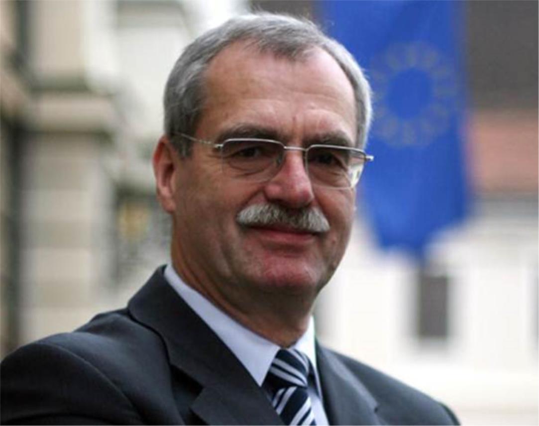 andrija_hebrang_izbliza.jpg