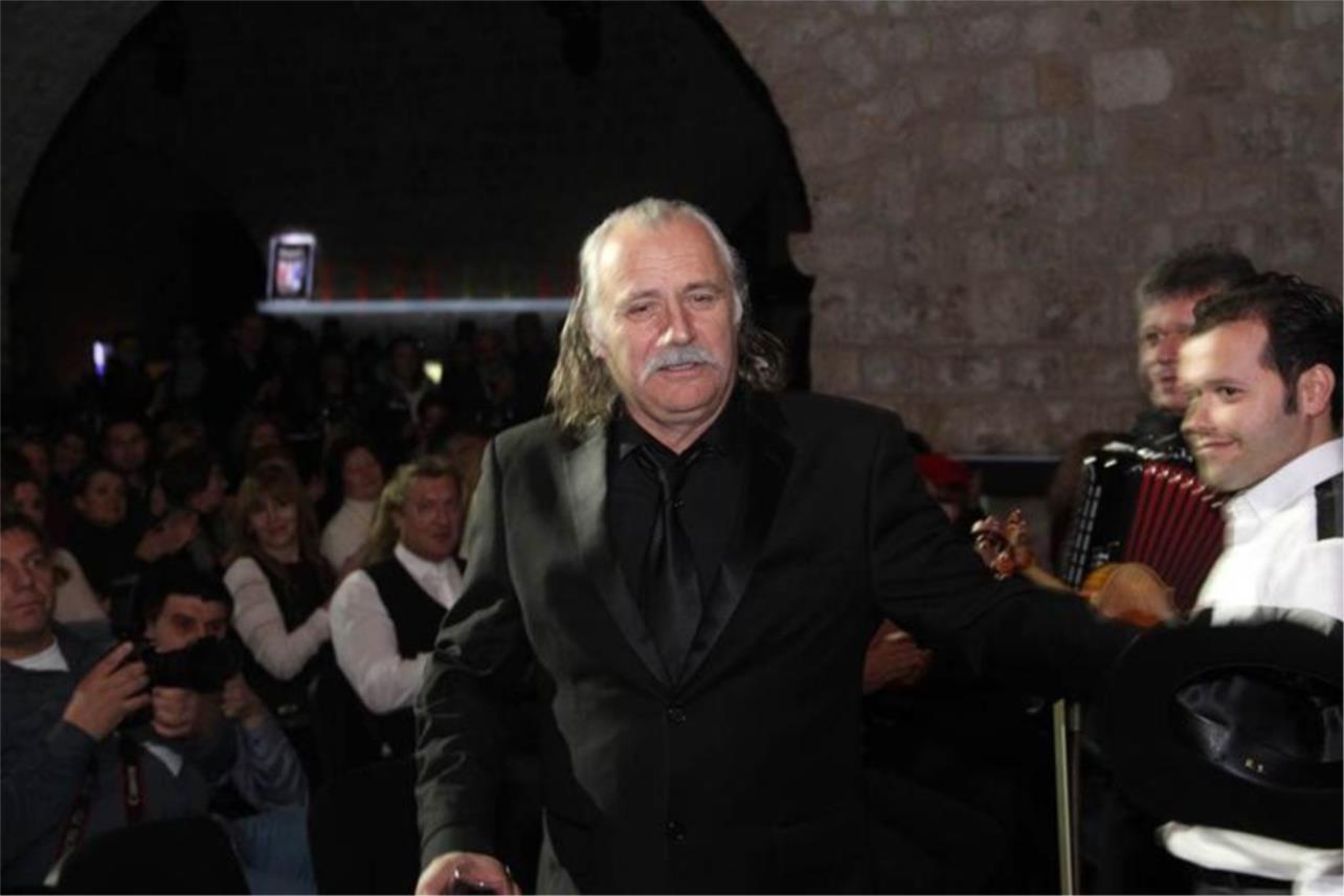 Festa- Rade Šerbedžija 0