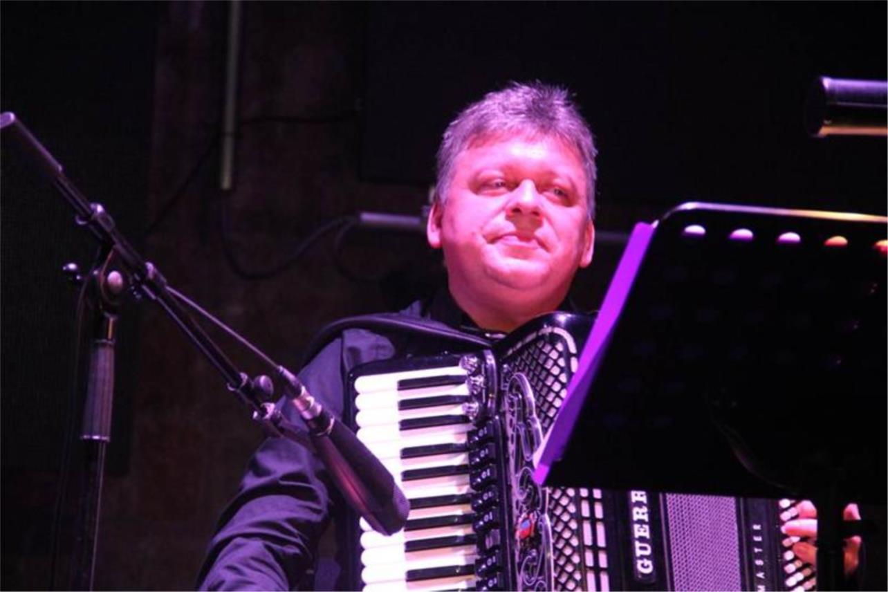 Festa- Rade Šerbedžija 0