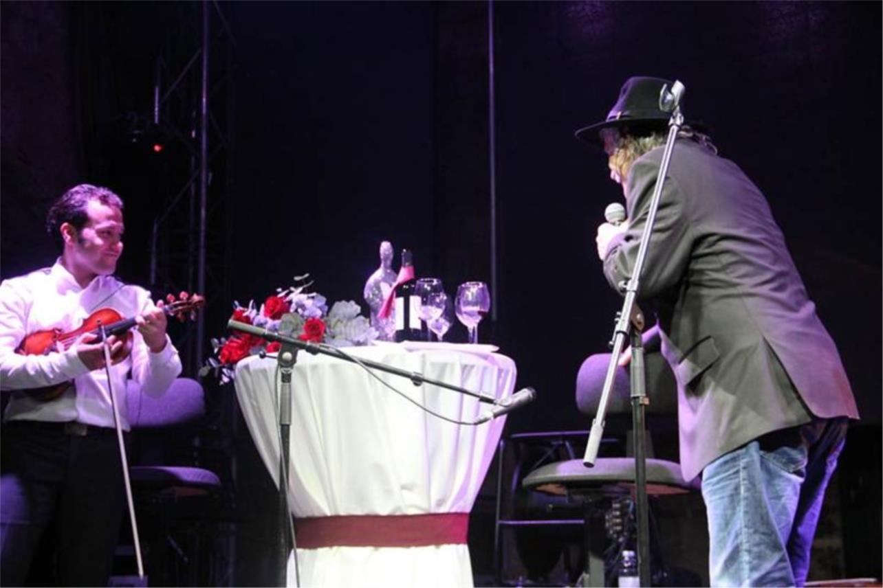 Festa- Rade Šerbedžija 0