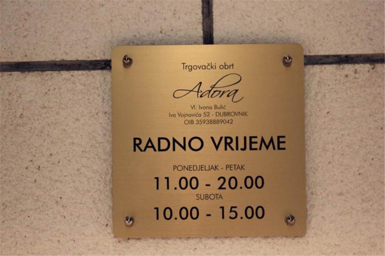 Adora vjencanice i haljine 0