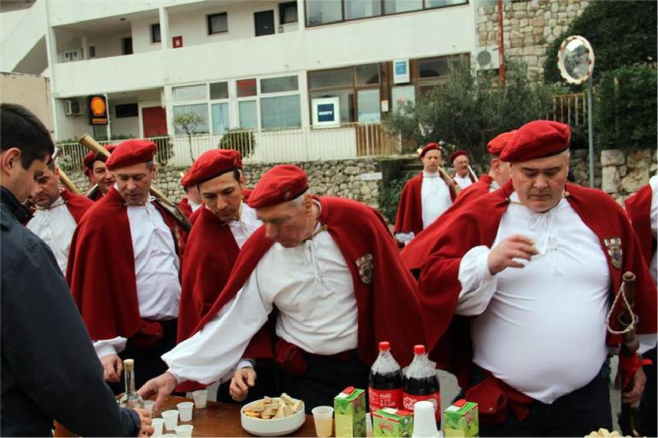 Zatvarane Feste  0