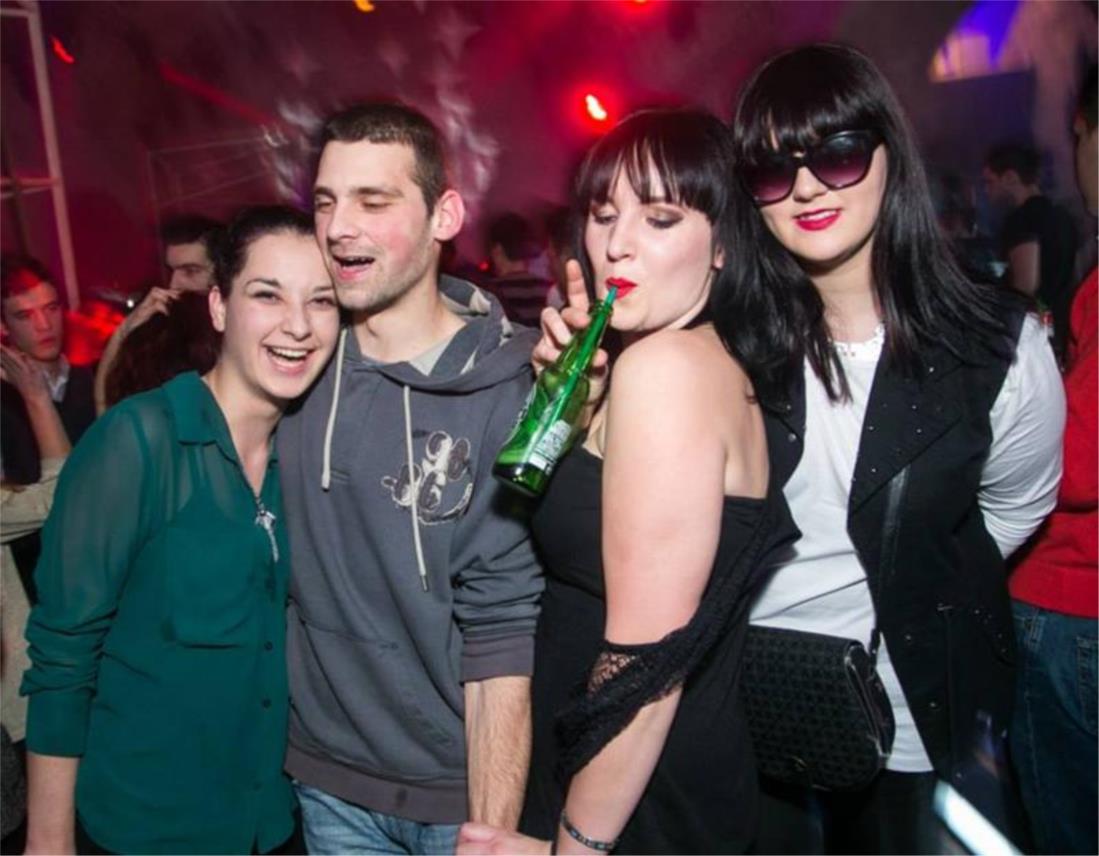 Revelin-trash Party 0