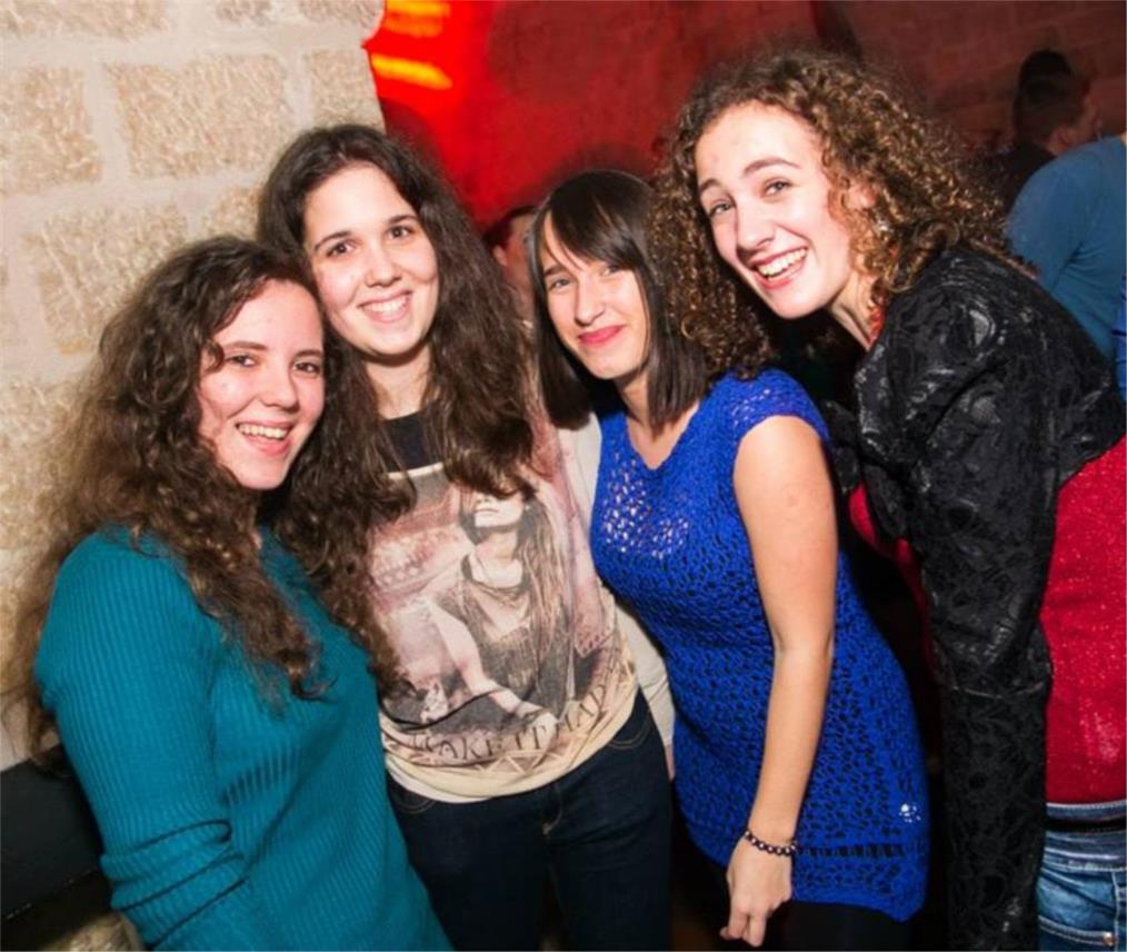 Revelin-trash Party 0