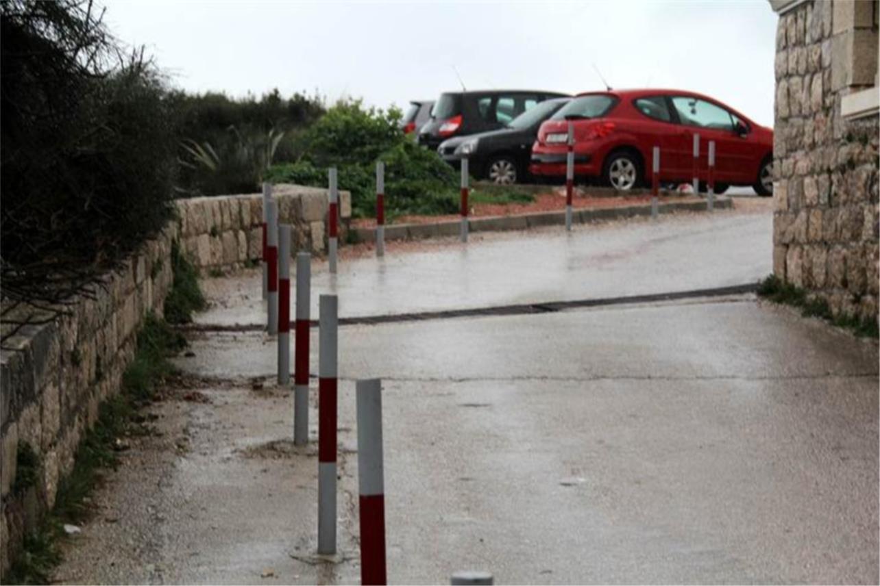 Parking Gradac 0