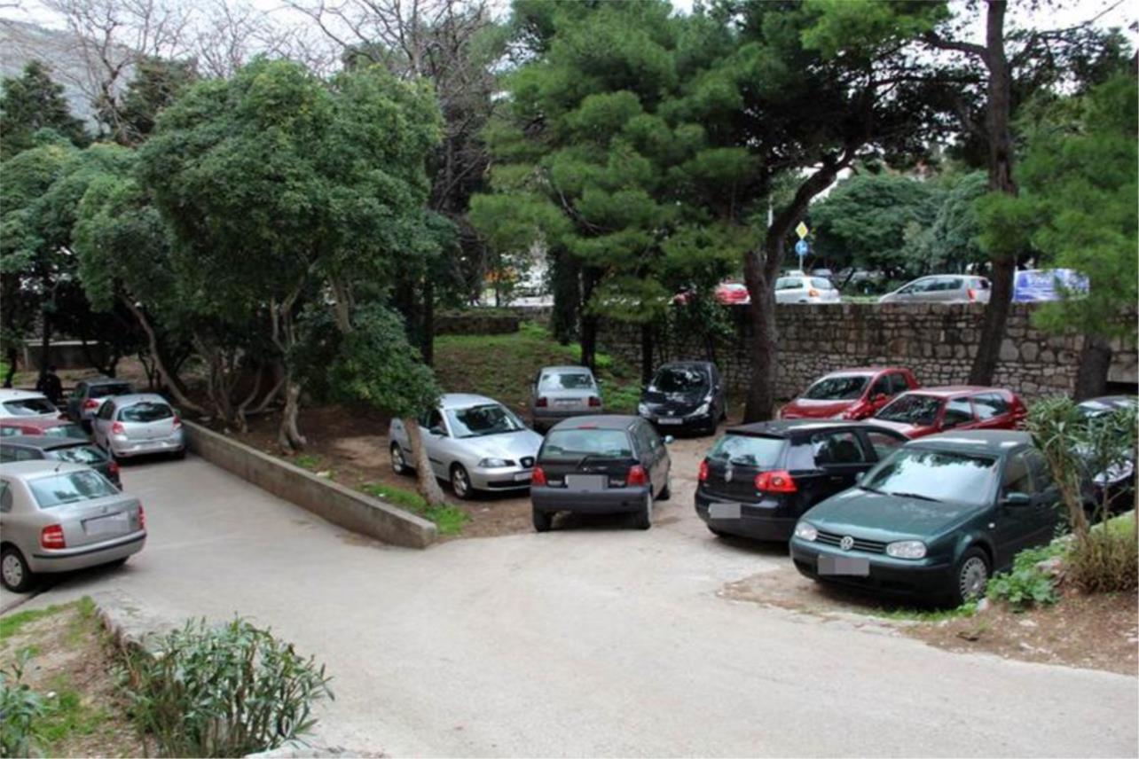 Dom zdravlja-parking 0