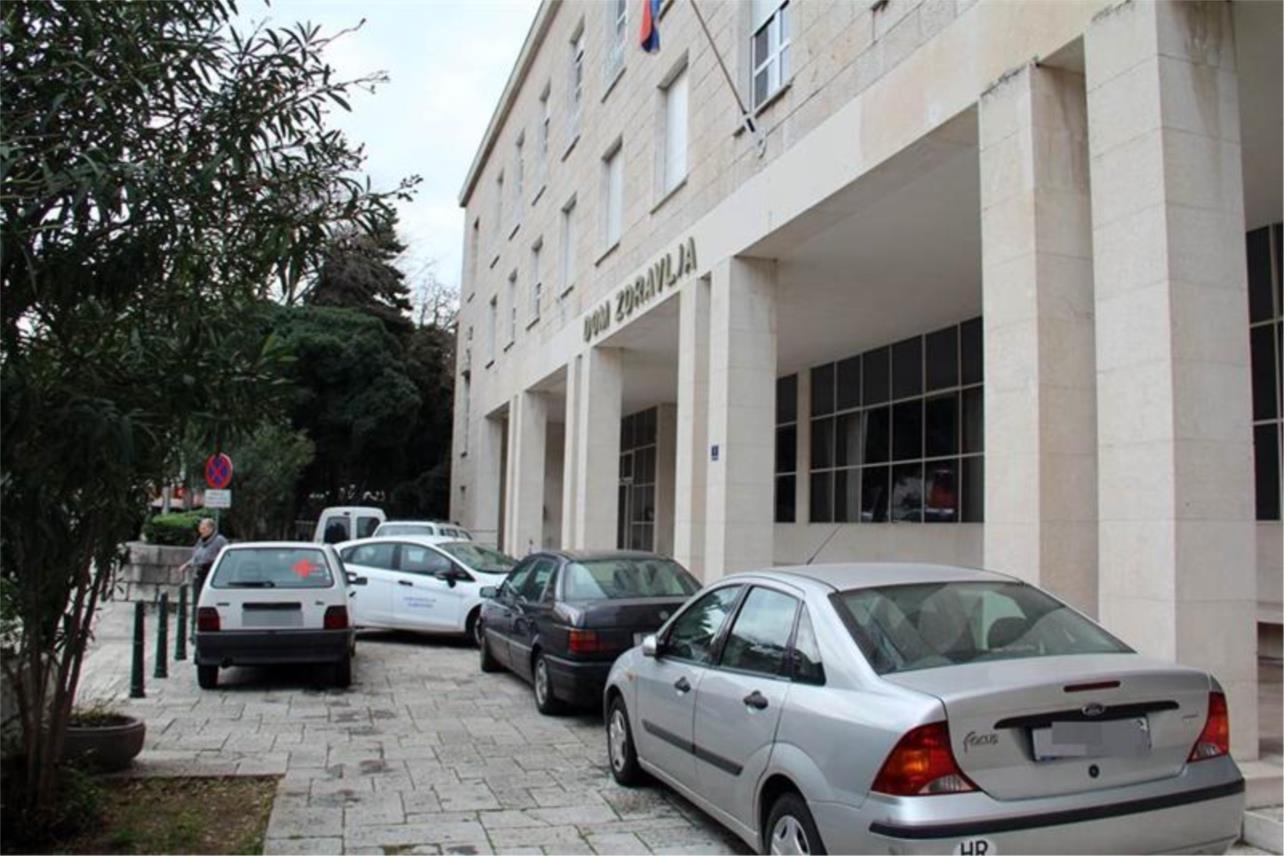 Dom zdravlja-parking 0