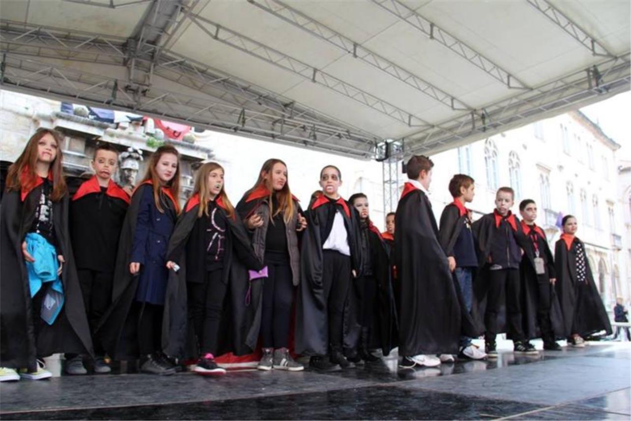 Maškare od 1. do 4. razreda na Stradunu 0