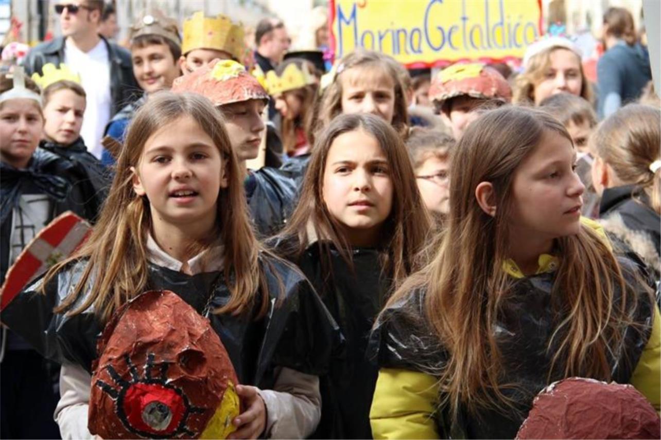 Maškare od 1. do 4. razreda na Stradunu 0