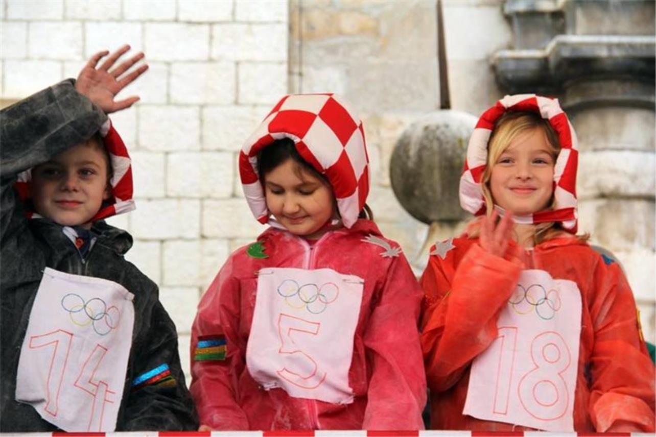 Maškare od 1. do 4. razreda na Stradunu 0