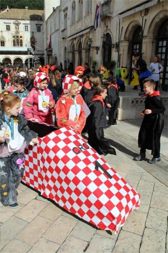 Maškare od 1. do 4. razreda na Stradunu 0