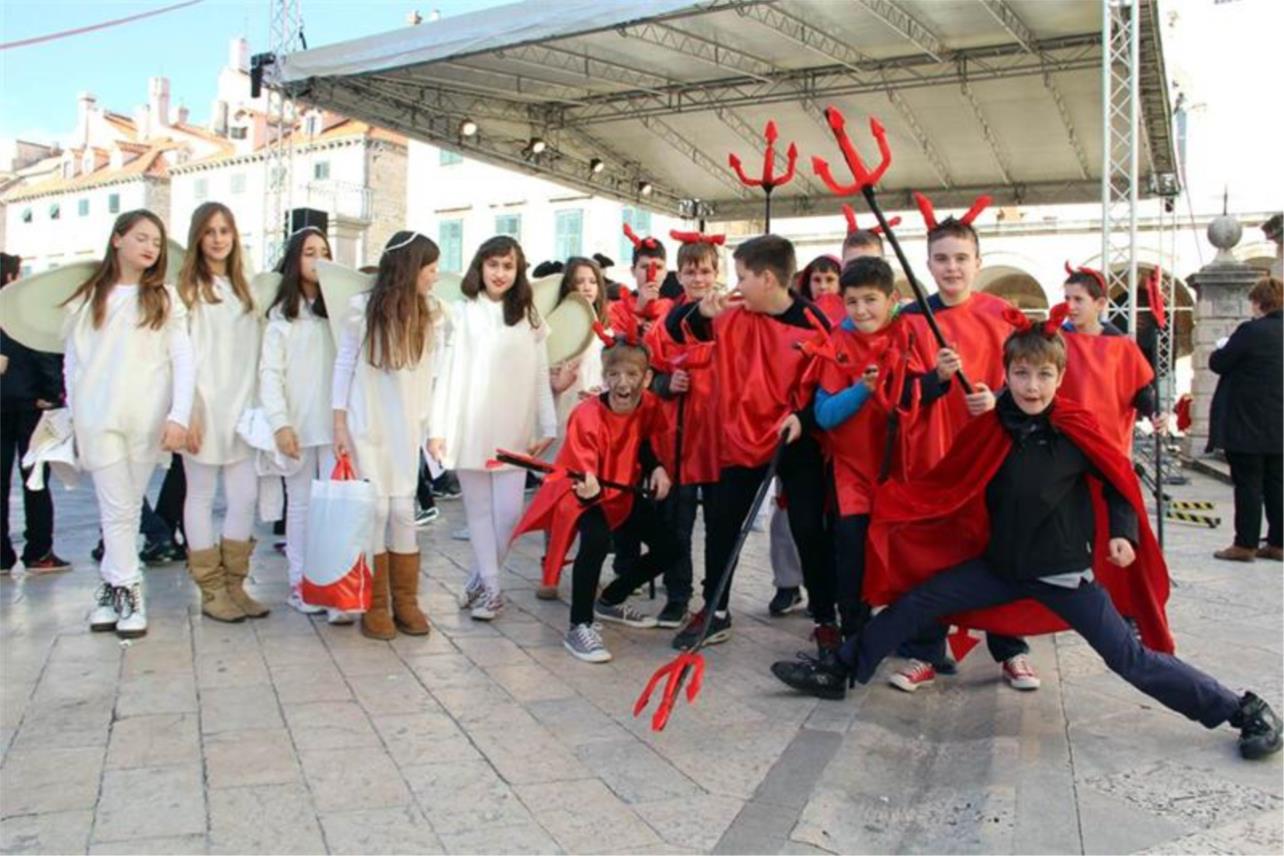Maškare Stradun 0