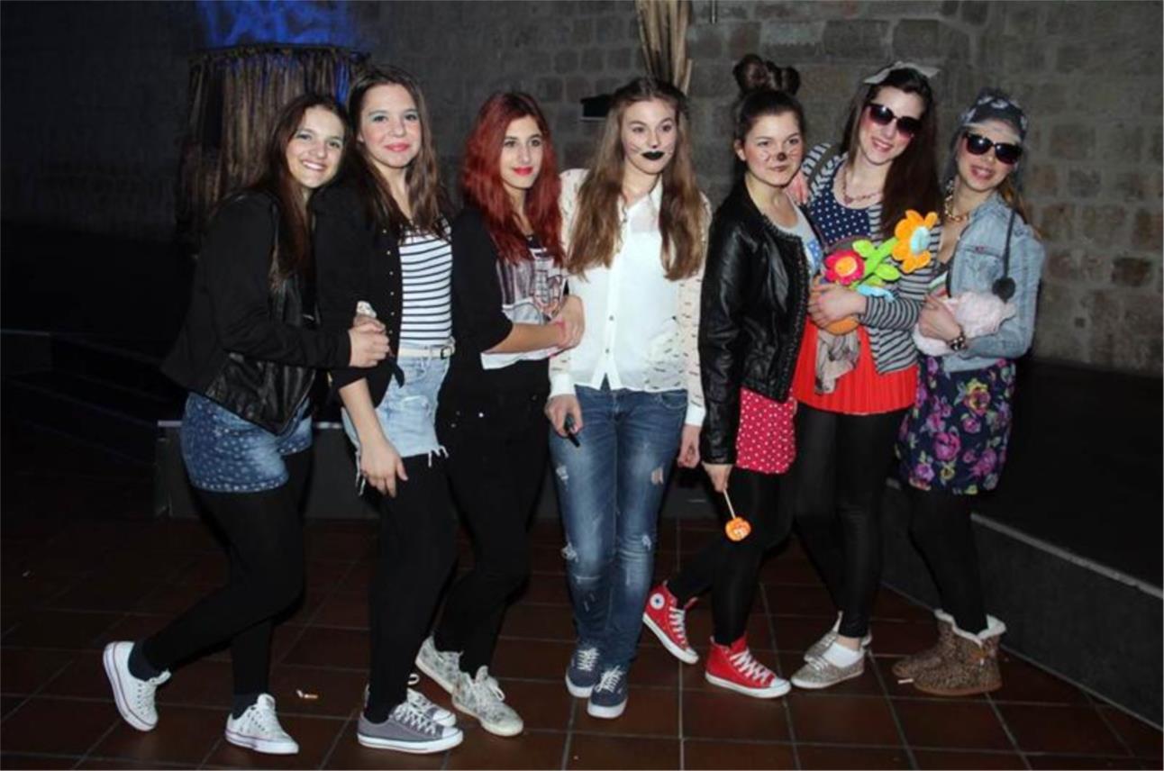 Maskare Revelin 0