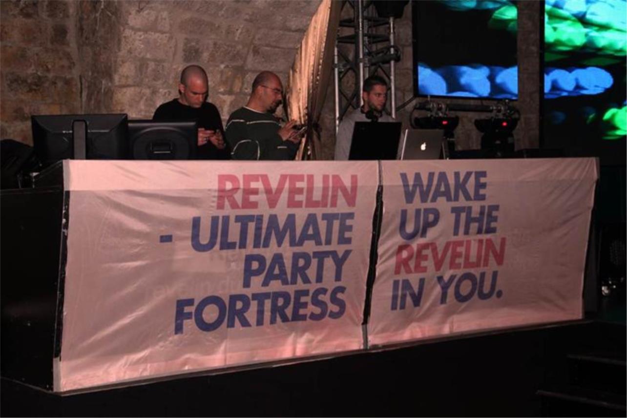 Maskare Revelin 0