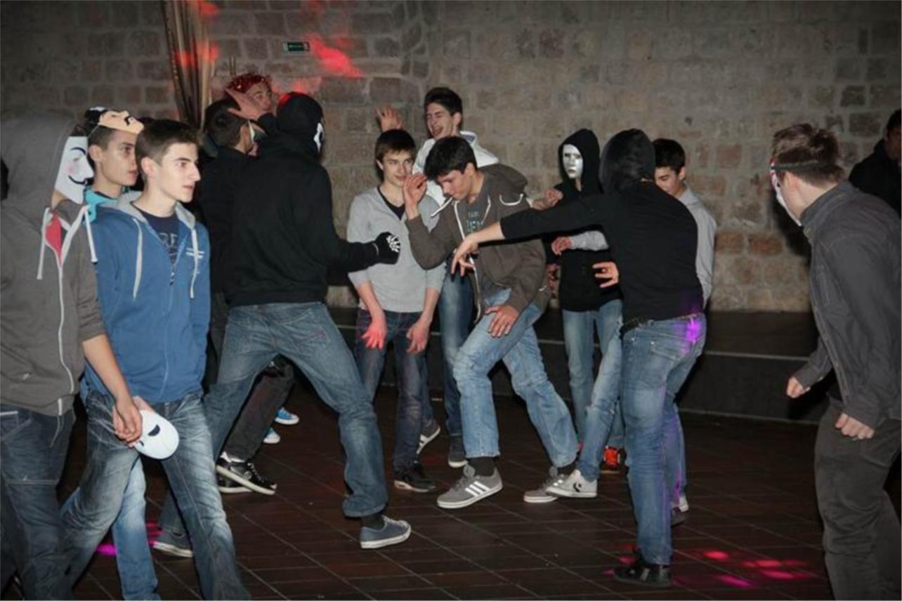 Maskare Revelin 0