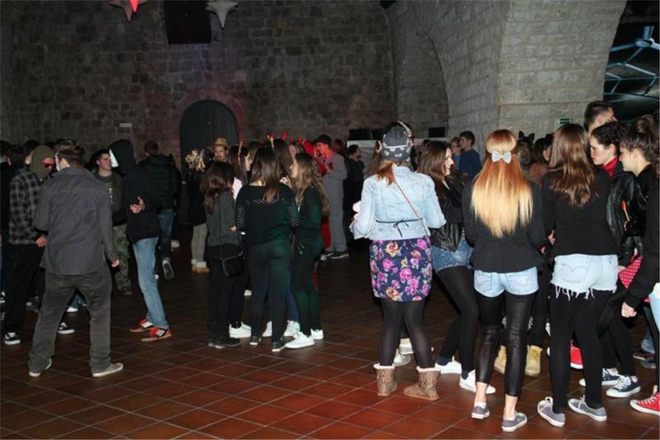 Maskare Revelin 0