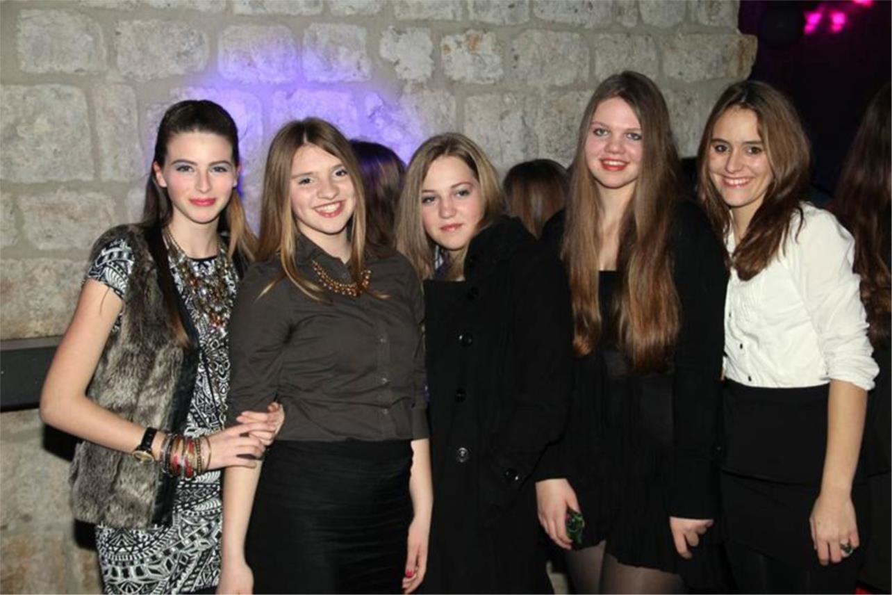 Maskare Revelin 0