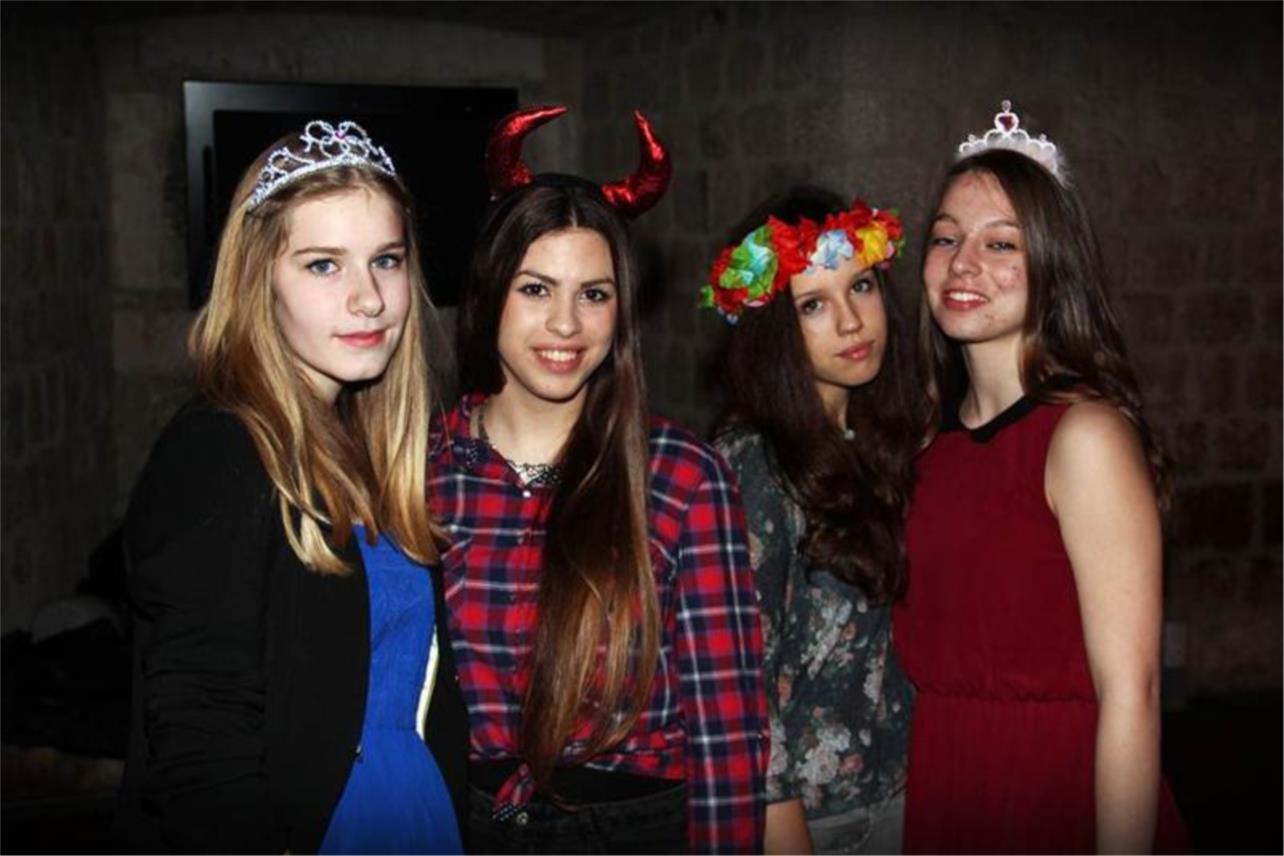 Maskare Revelin 0
