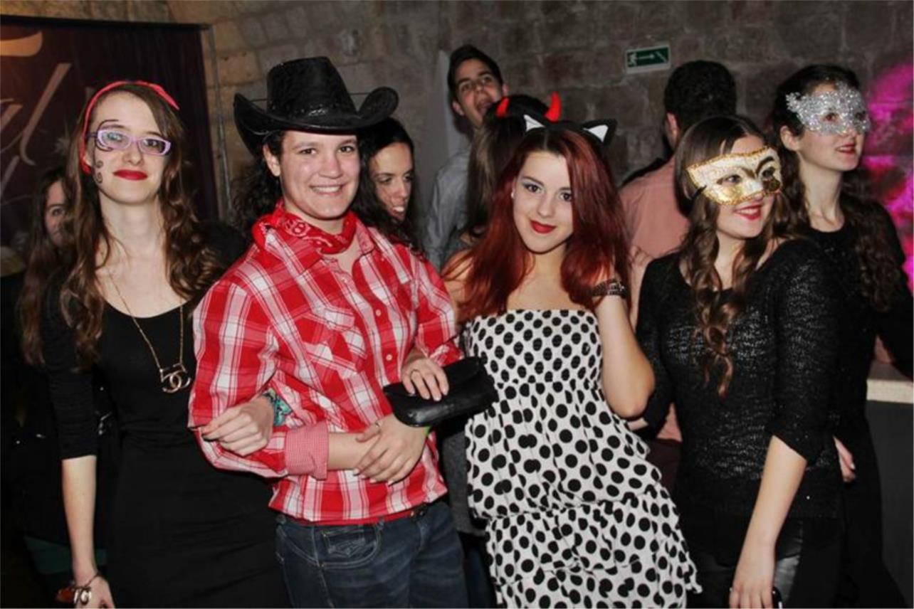 Maskare Revelin 0