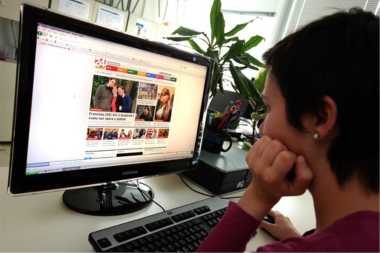 internet-tekstsvrgnuo-s-trona-televiziju-504x335-20101042-20101022191440-78d4d52e758b1274caffe02822f97ea7.jpg