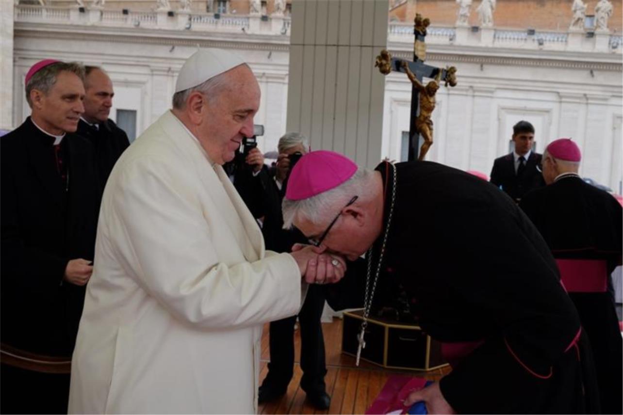 Biskup Uziić Papa Franjo 0