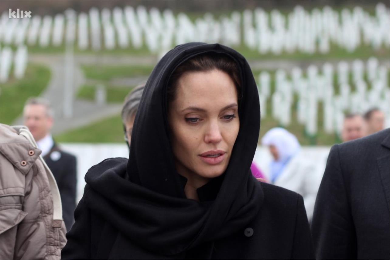 ANGELINA JOLIE