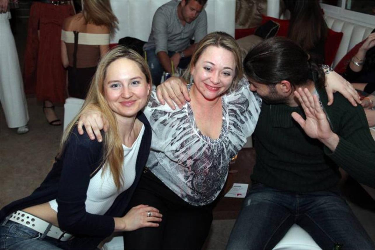 La Femme-otvaranje 0