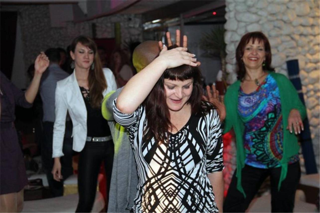 La Femme-otvaranje 0