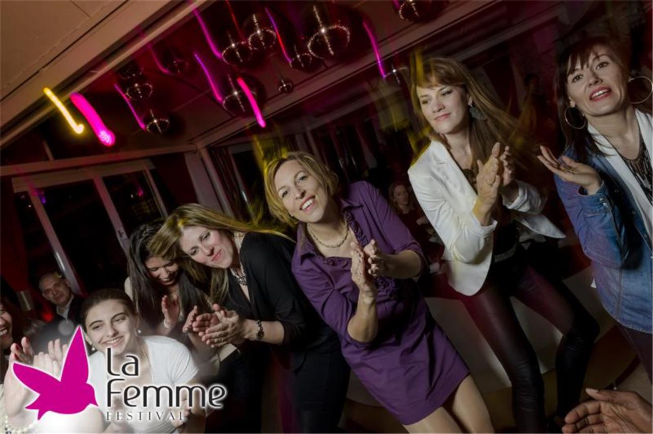 La Femme  0