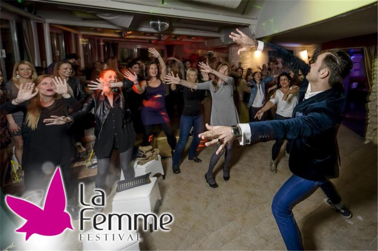 La Femme  0