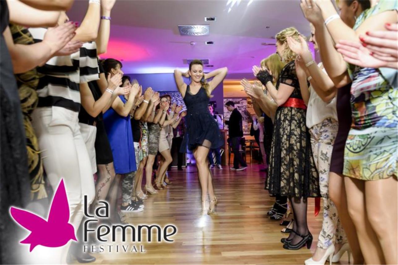 La Femme  0