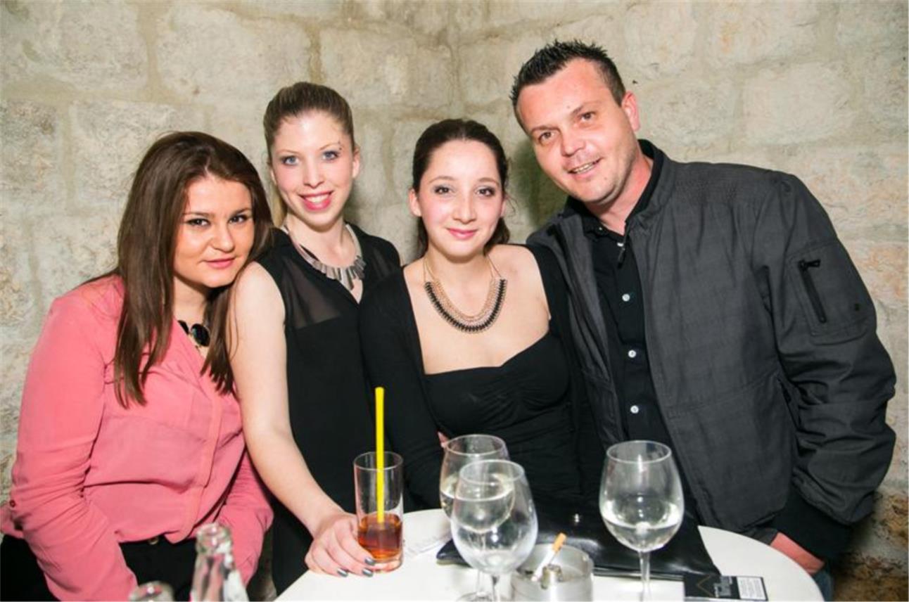 Dražen Zečić  0