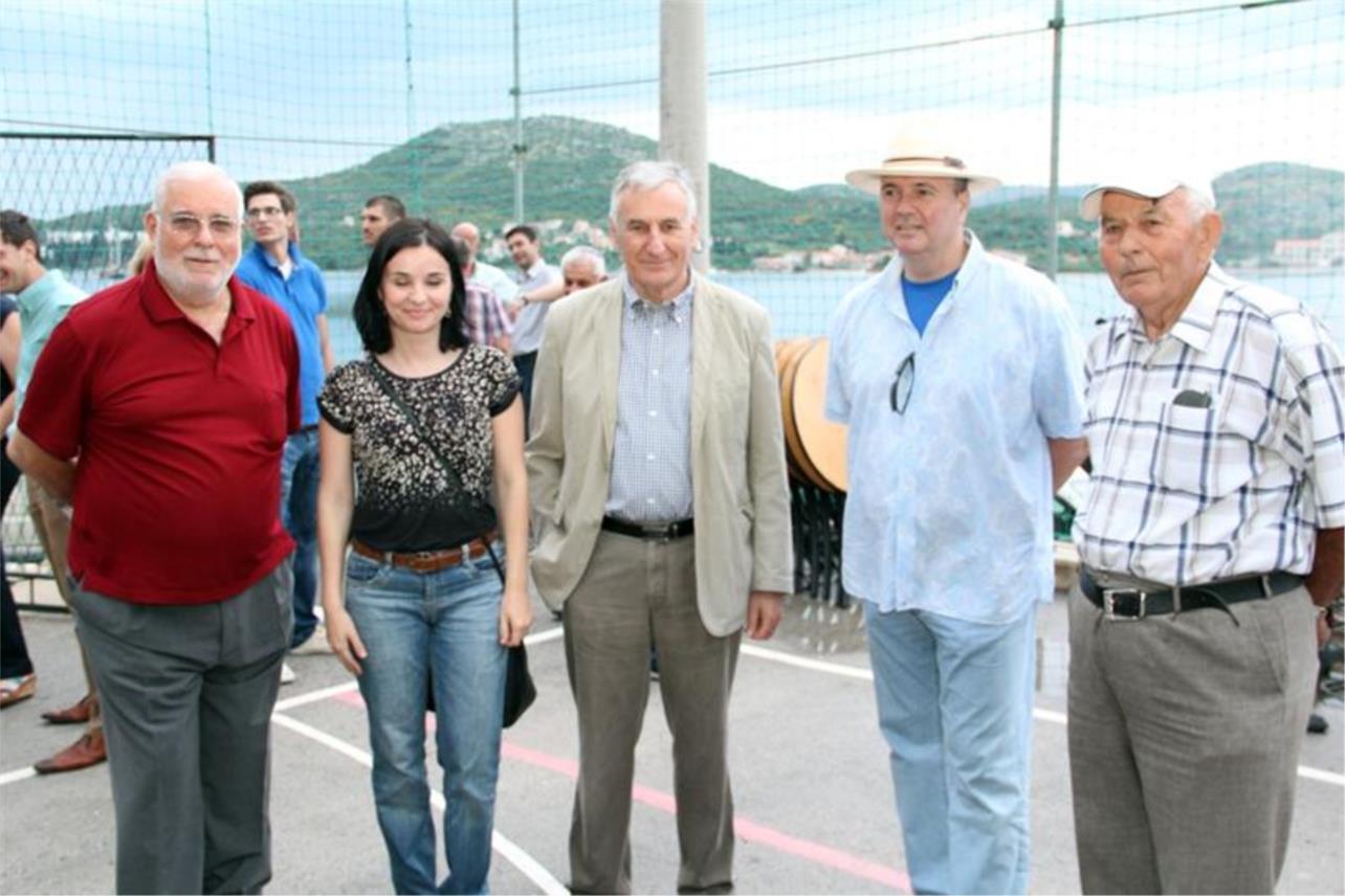 HDZ Slano  0