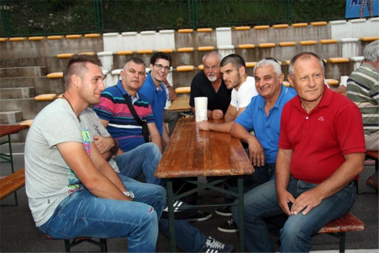HDZ Slano  0