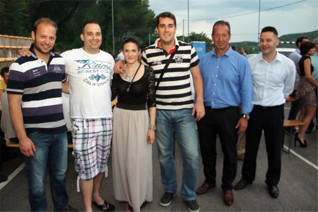 HDZ Slano  0