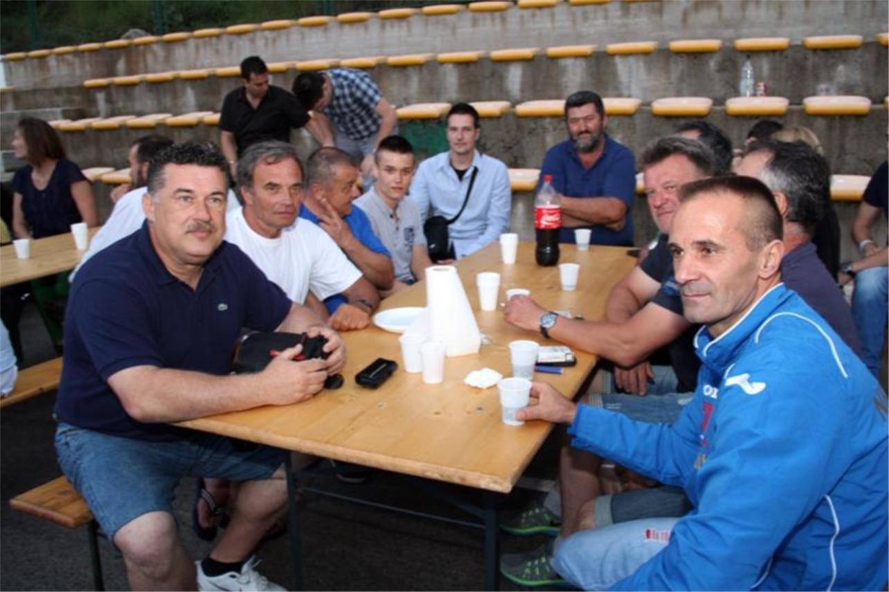 HDZ Slano  0