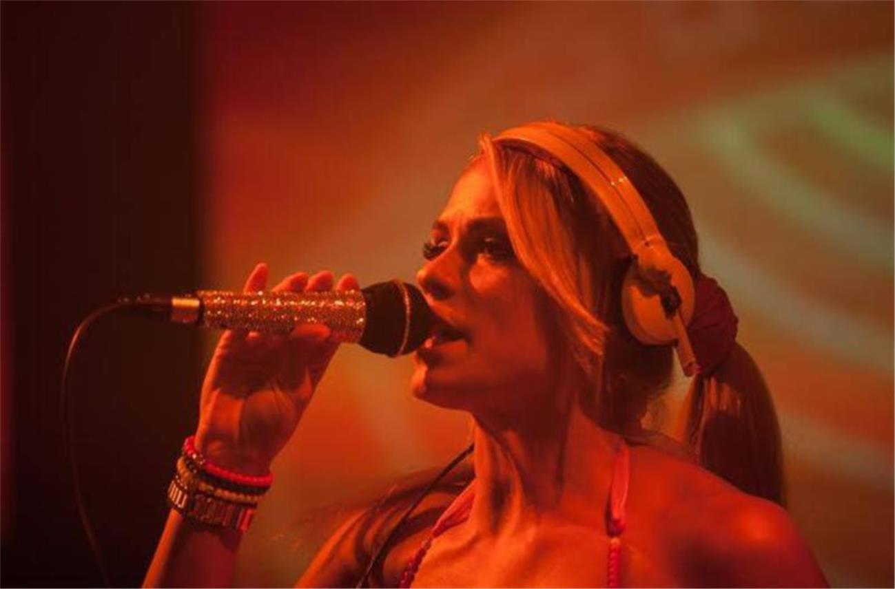 Niki Belucci 0