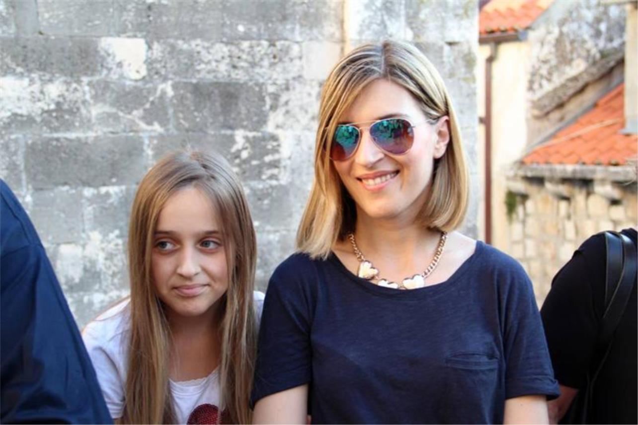 Pulitika_spomen ploca 0