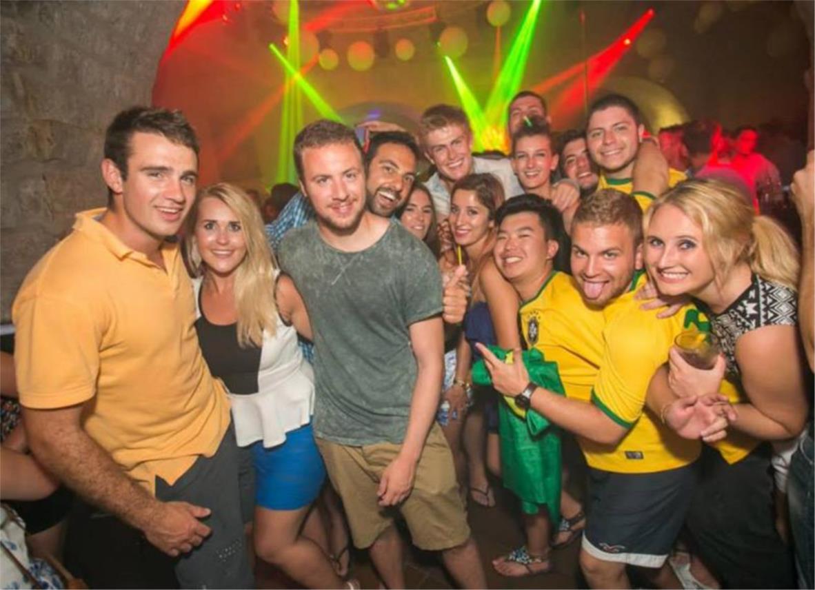 La Fiesta 0