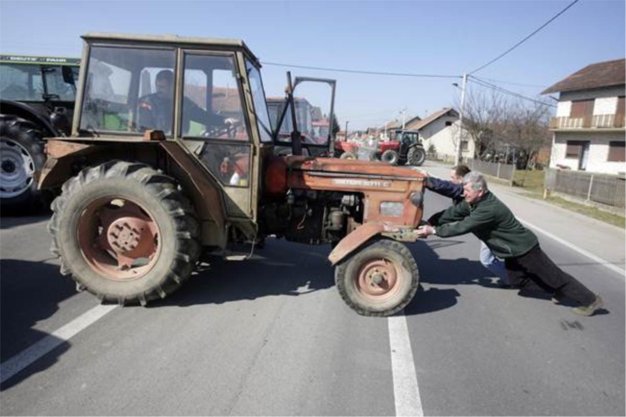 prosvjed_traktori-080311.jpg