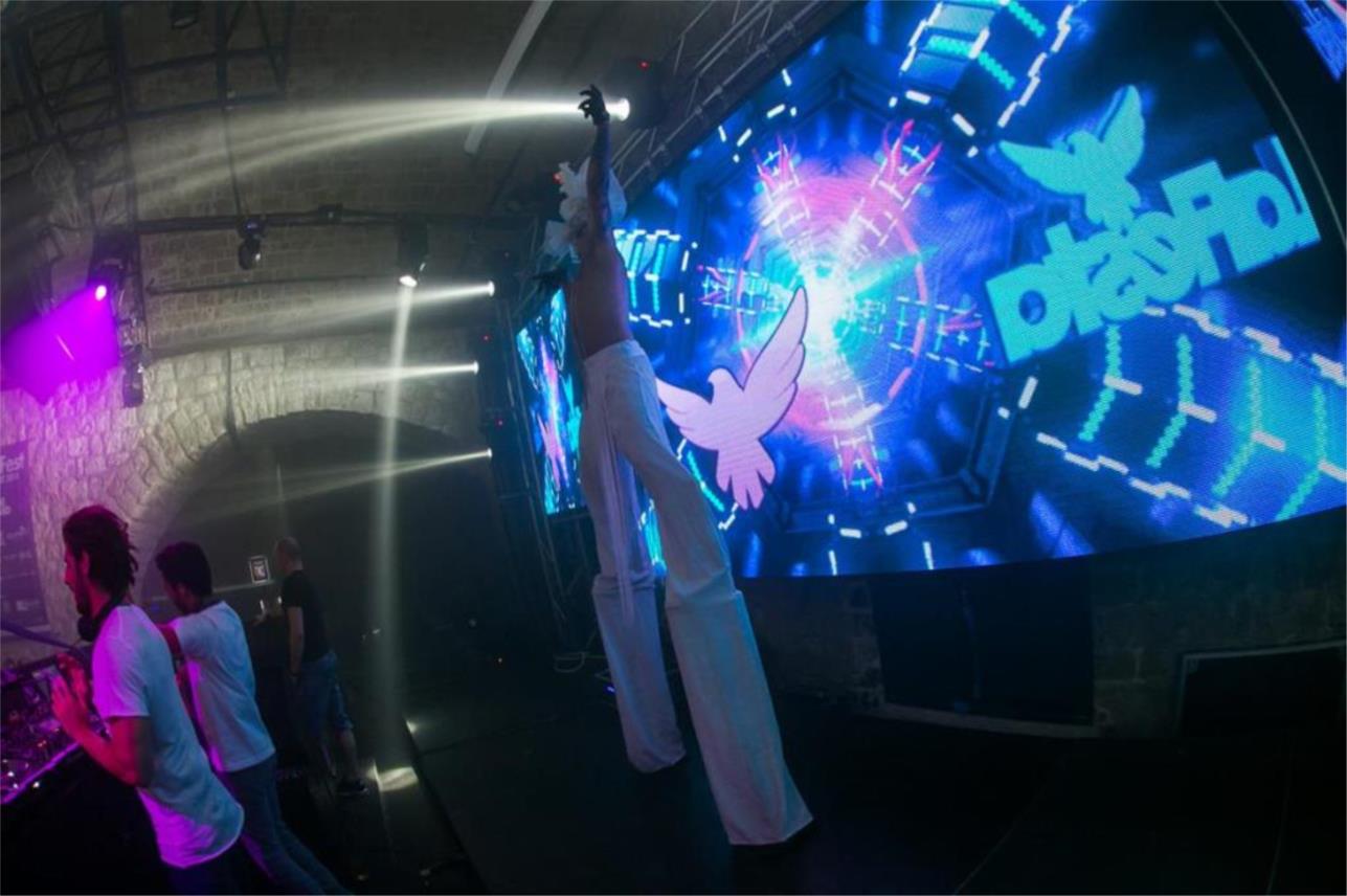 Glow in the dark  0