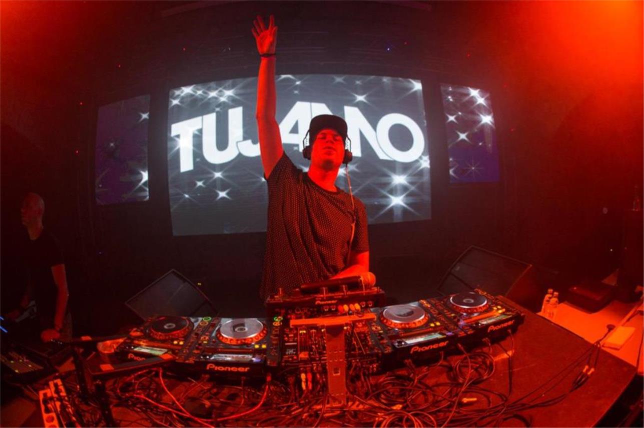 Tujamo Revelin  0